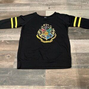 The Wizarding World of Harry Potter Hogwarts embroidered sweater. Size Medium